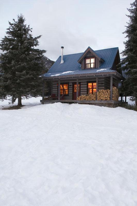 Nipika Mountain Resort Radium Hot Springs Exterior photo